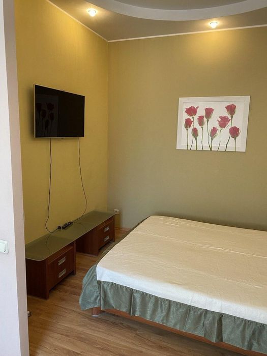 Сдам!3 комн!Набережная!