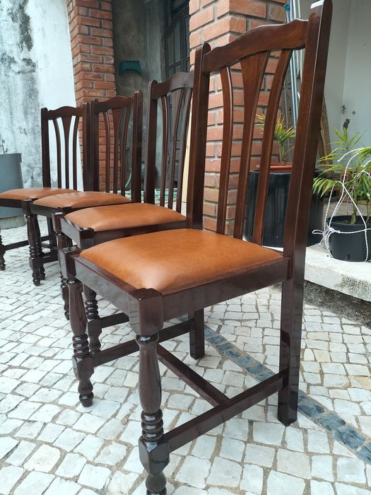 Cadeiras em mogno