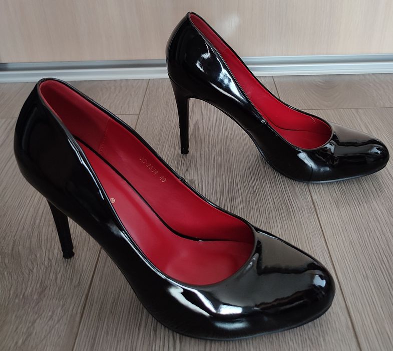 Czółenka czarne,r.40