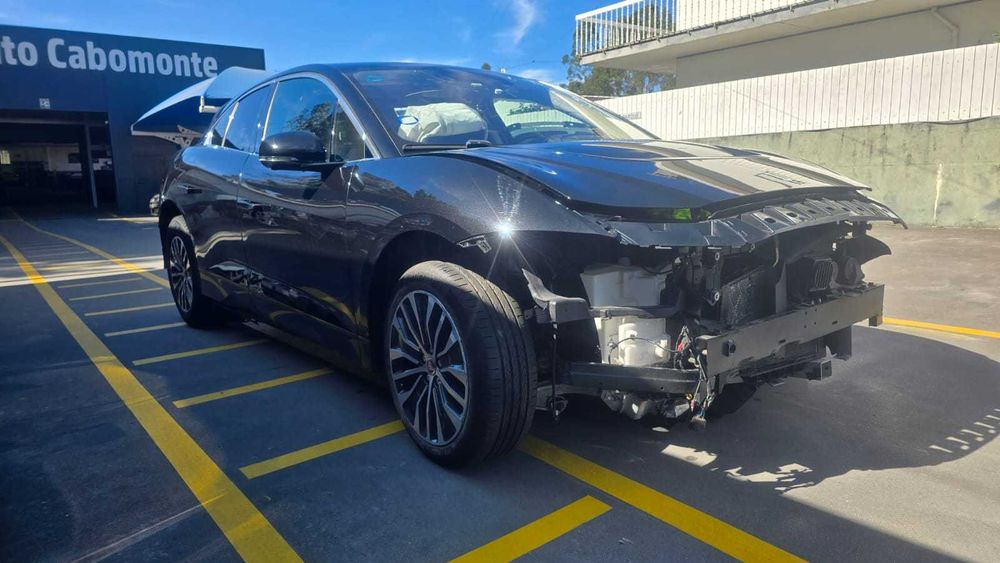 Jaguar I-Pace EV400 AWD   -   Salvado