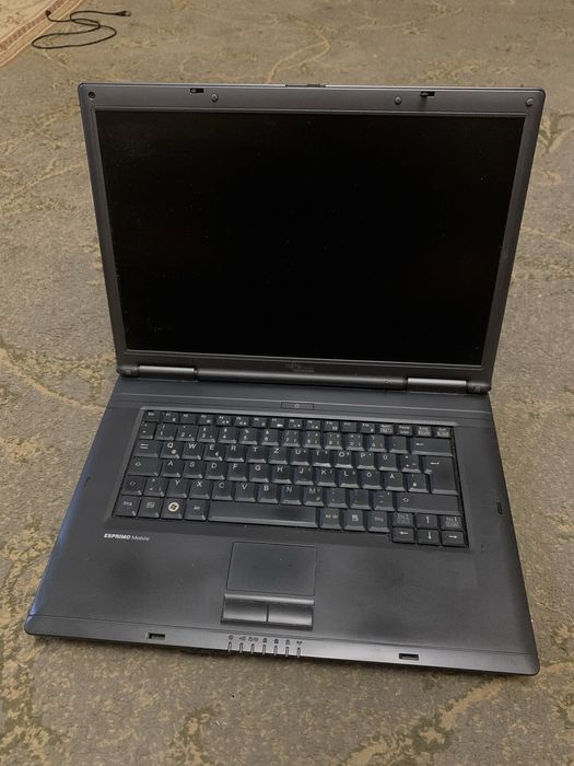 Ноутбук Fujitsu-Siemens Esprimo V5535