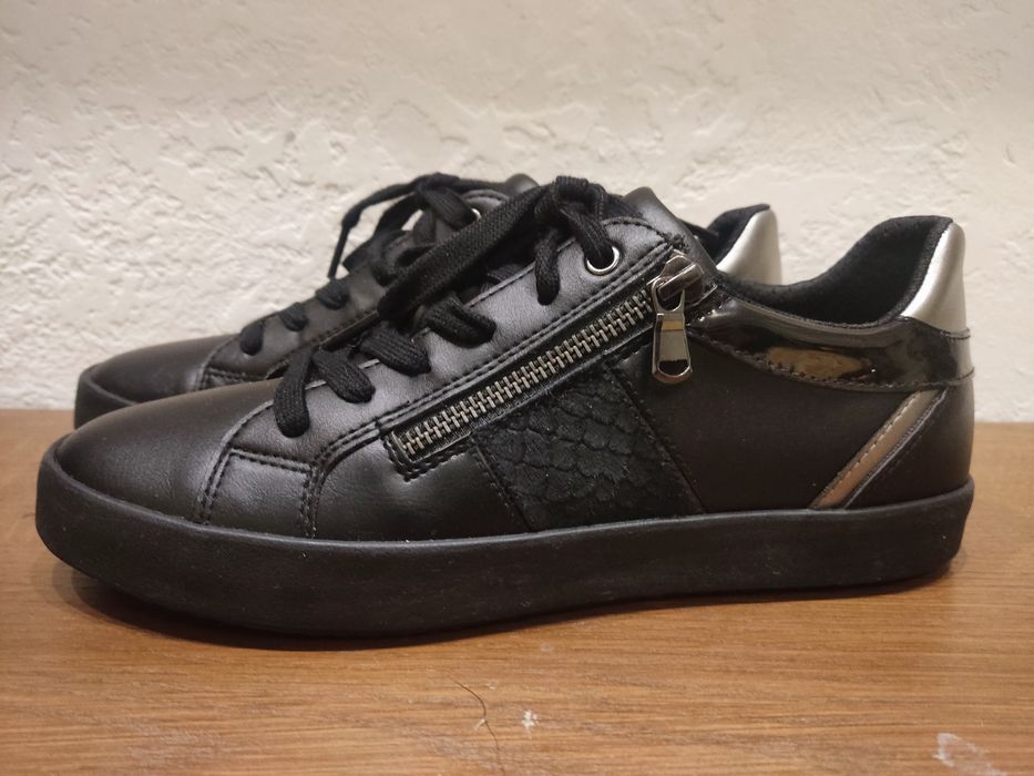 Жіночі шкіряні кросівки Geox 38 розмір