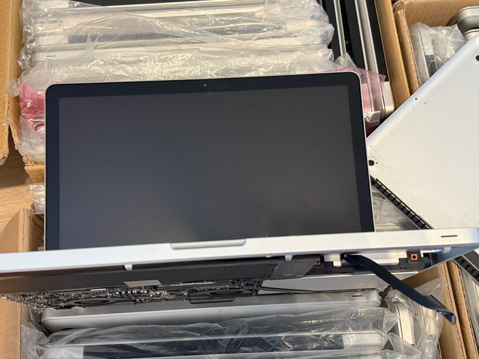 MacBook A1286 A1278 A1181 Matryca Płyta Klawiatura Topcase