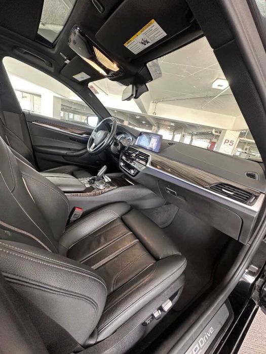 BMW 530e      2020