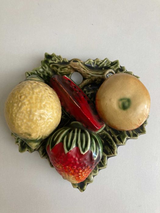 Prato/Parra com frutos Caldas da Rainha Álvaro José - Século XX