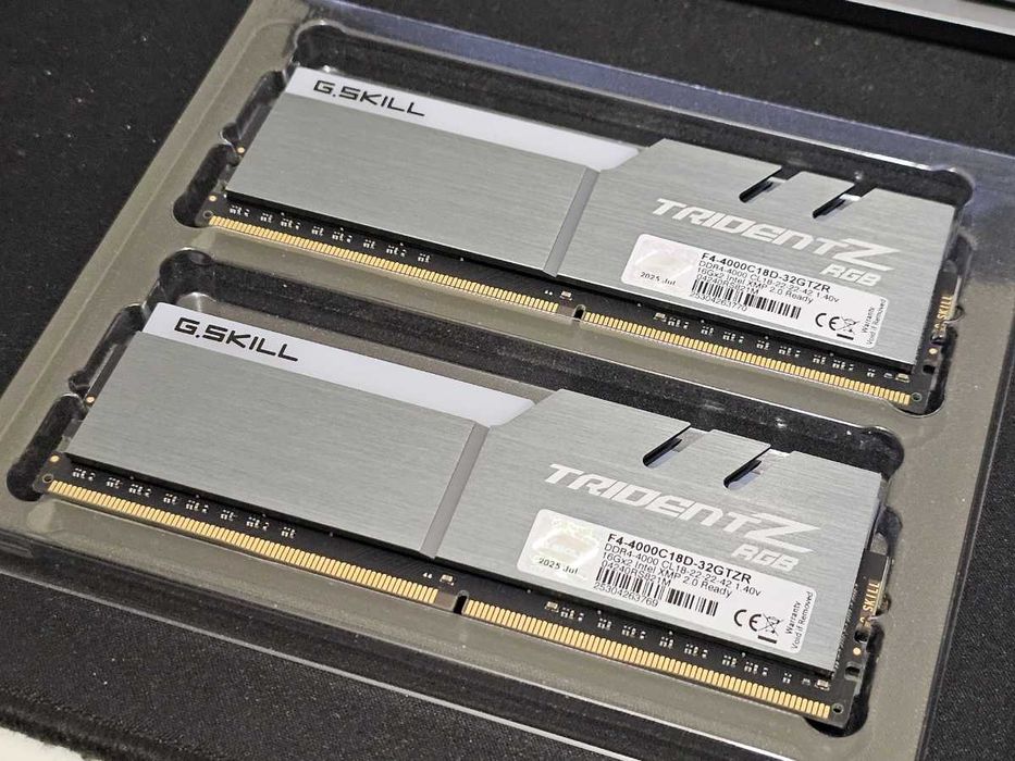 Płyta główna: MSI MEG Z490 ACE + 32GB G.Skill TridentZ RGB 4000MHz