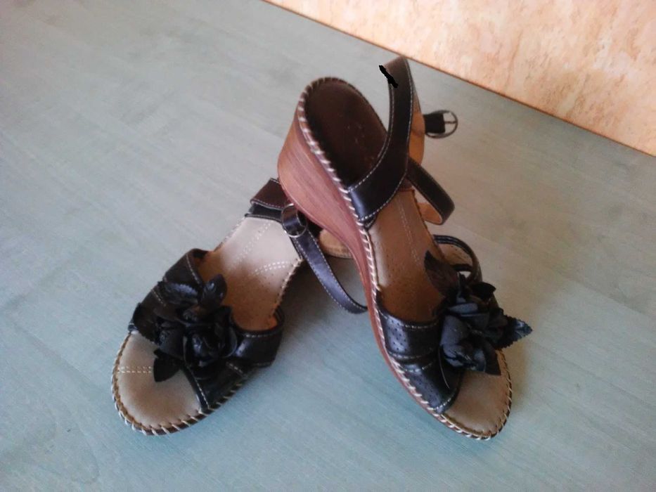 buty sandały jak nowe na koturnie roz. 38/ wkładka 24,5cm