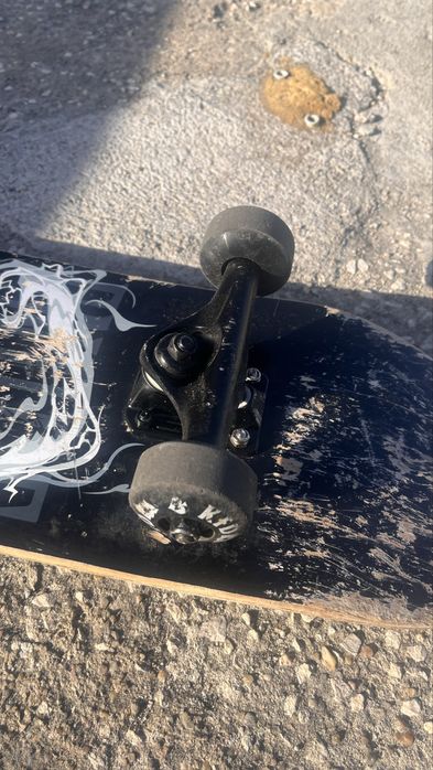 Skate Completo KFD 8.0 – Trucks Originais – Pronto a Andar