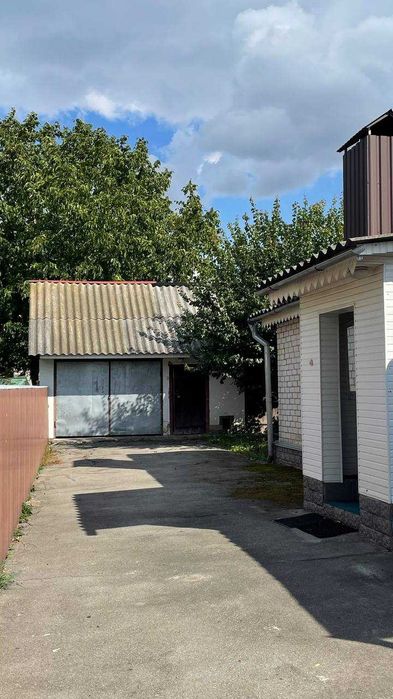 Продам будинок  99,2 м² з гаражем та власним подвір'ям.