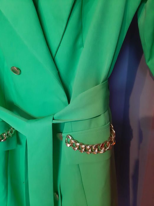 Piękny płaszczyk, sukienka