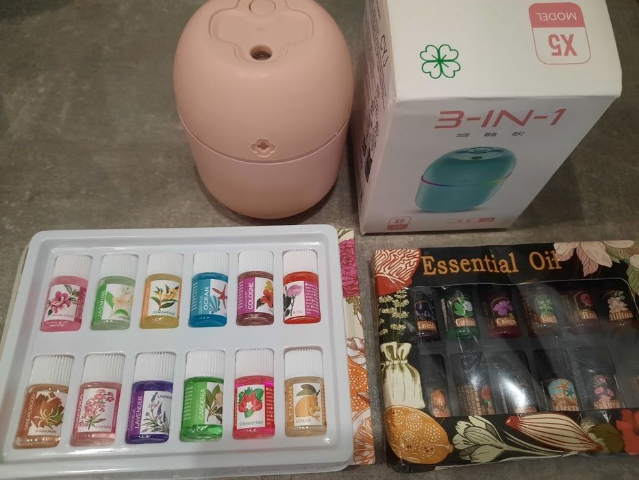 Зволожувач повітря і два набори ефірних олій