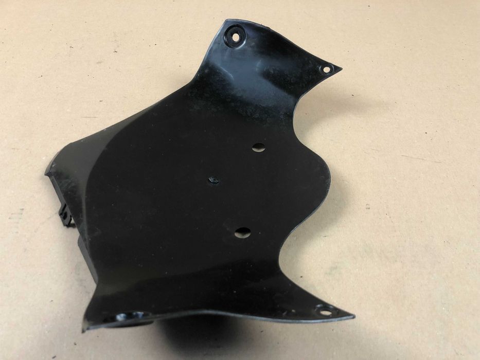 Suzuki GSX-R 600 700 K6 K7 Wypełnienie Dolne Lampy Czaszy Owiewki