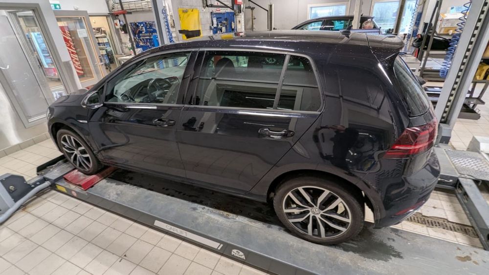 Volkswagen e-Golf 2020 (36 kw/шкіра/дінаудіо/клімат/круіз/лед панель)