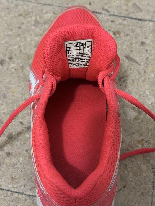 Ténis ASICS cor de rosa. Tam: 37