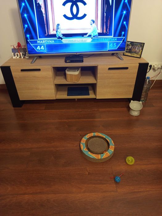Sprzedam stolik pod tv