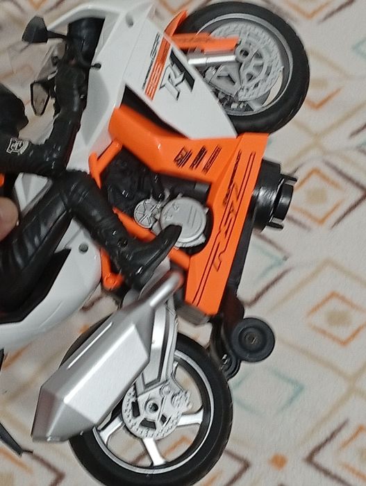 Moto de Brincar com motard a funcionar muito bem