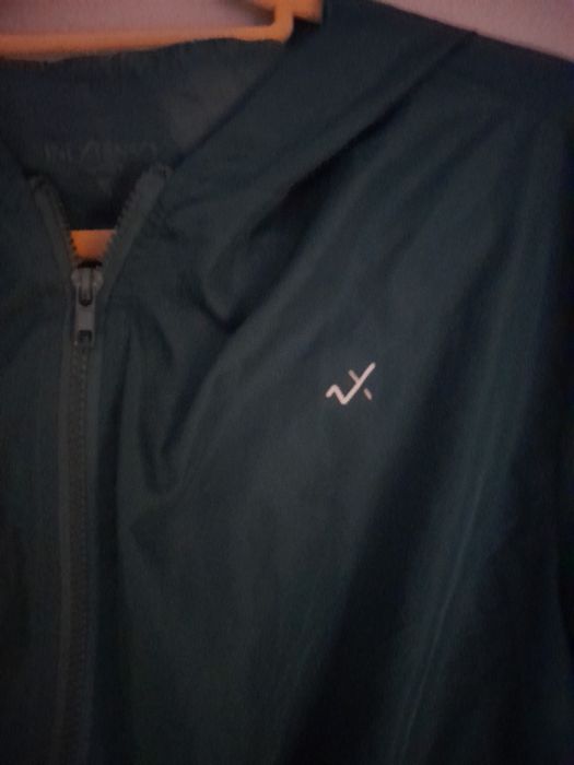 Bluza z kapturem krótka