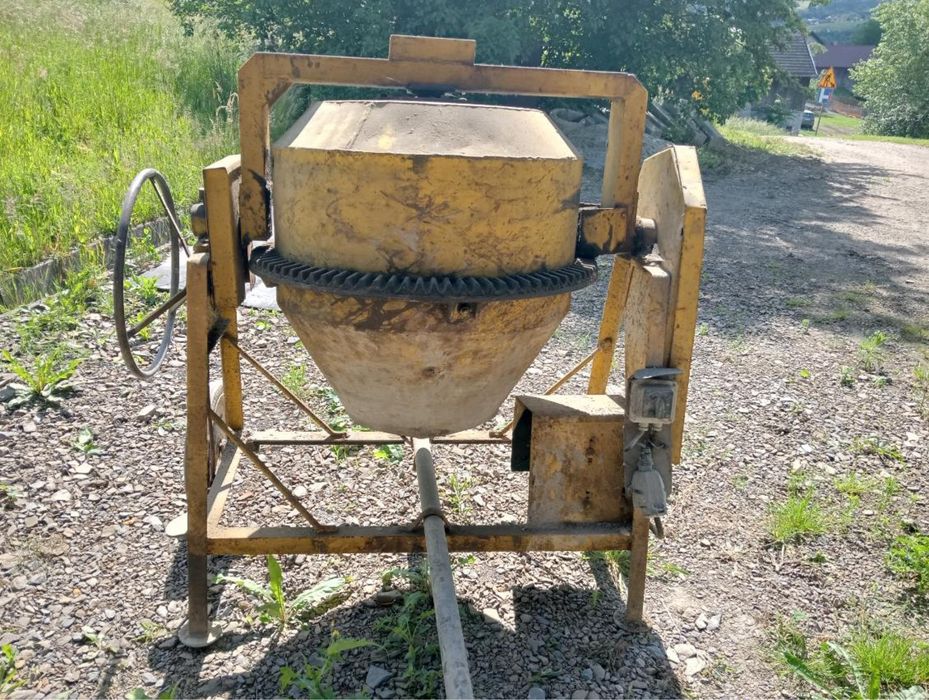 Betoniarka  250L