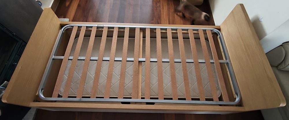 Cama individual dupla pinho e faia maciça + 3 prateleiras