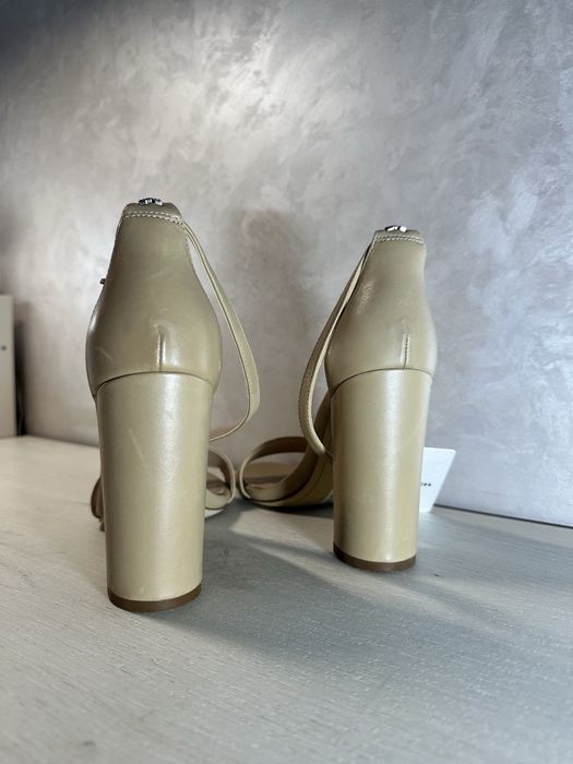 Босоніжки на блочному каблуці Sam Edelman Yaro, нюдові