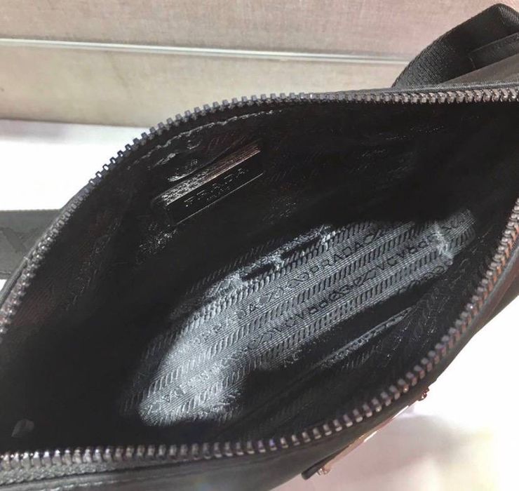 Сумка Prada 2VH113 Re-Nylon and Saffianо bag чоловіча чорна мужская