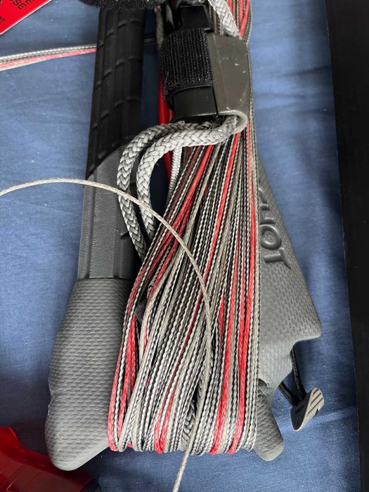 Slingshot: Kites 12M & 9M + Barra
