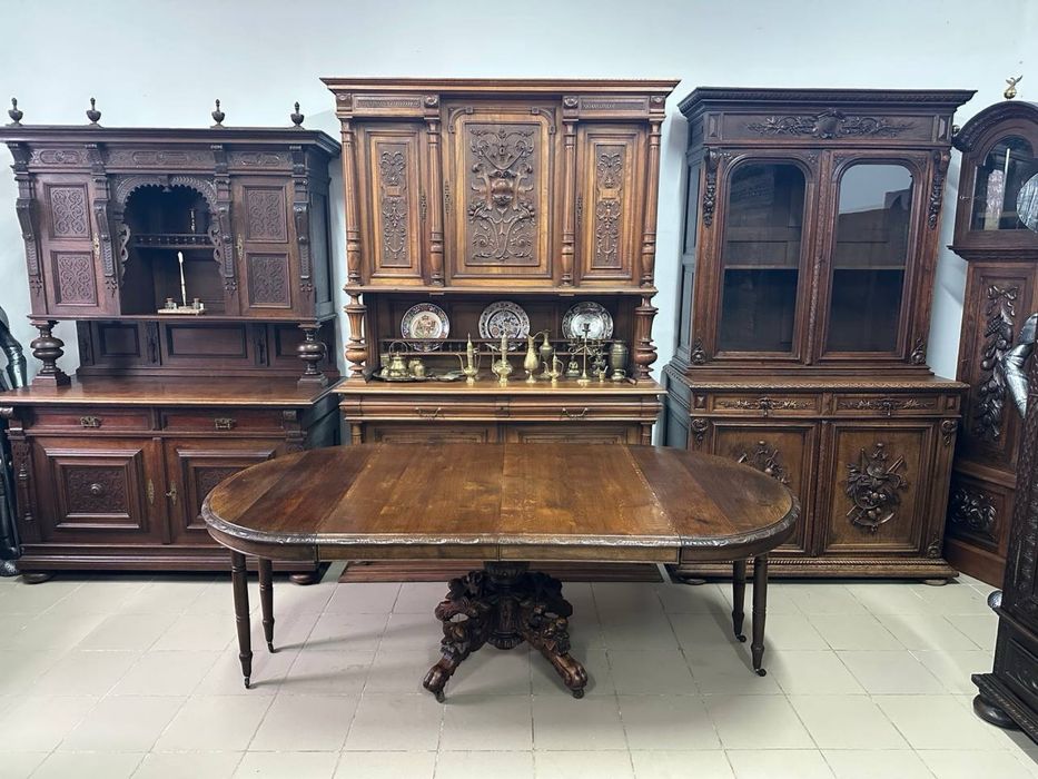 Різьблений обідній гарнітур вітрина сервант дерево стіл стільці 4003