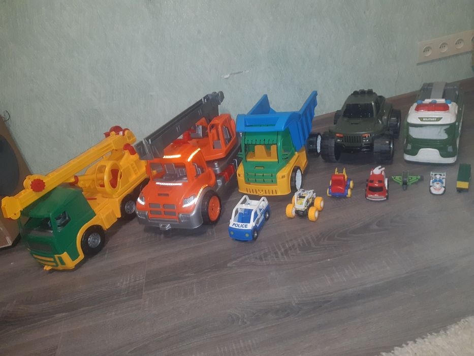 Машинки одним лотом