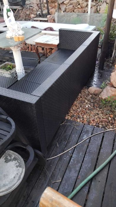 Sofá plástico preto