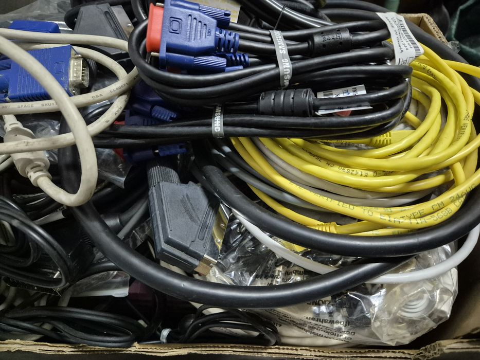 Cabos (Lote com grande quantidade e diversidade de cabos