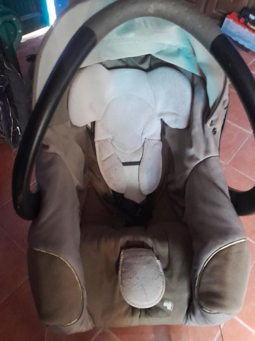 Vendo cadeira de bebe para carro