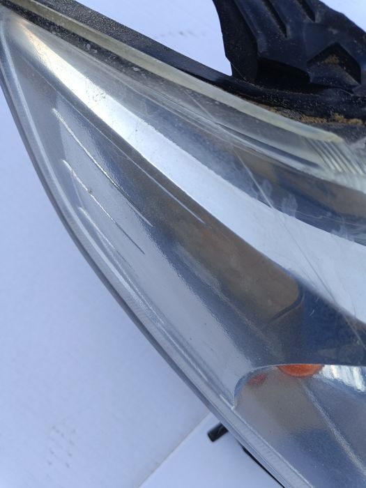 Lampa prawa przednia Mazda 5 Xenon