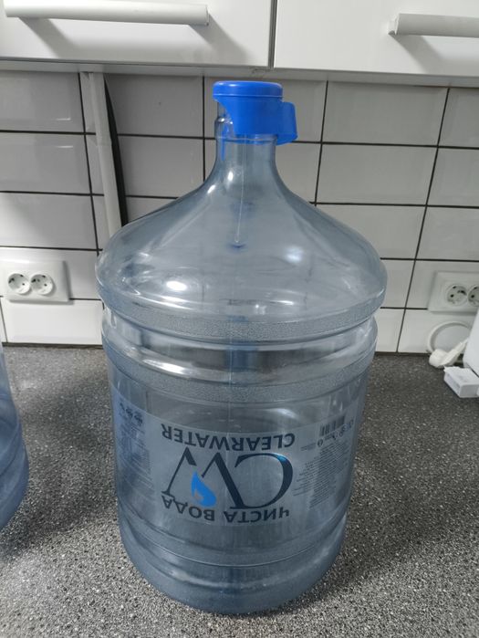 Бутлі 18.9 л.для води і помпа