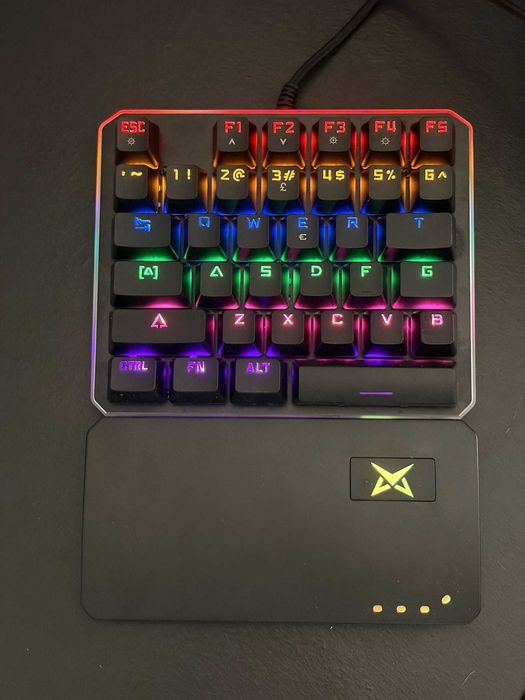 Teclado Gaming MATRICS Stealth (Mecânico - Português - Preto)