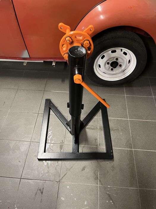 Apoio de motor clasico restaurado .