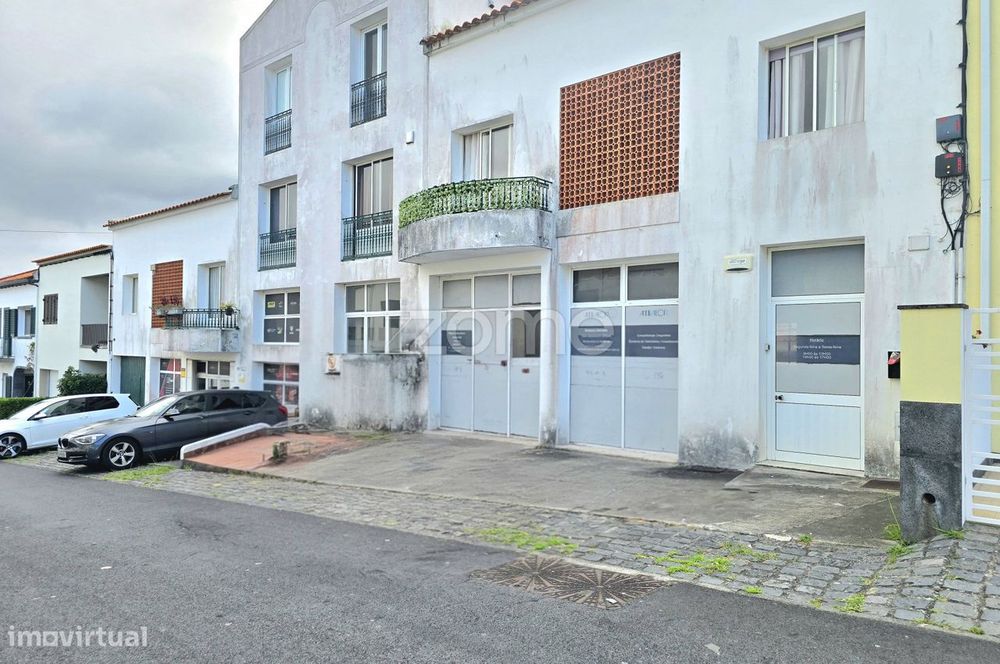 Espaço Comercial - Ponta Delgada