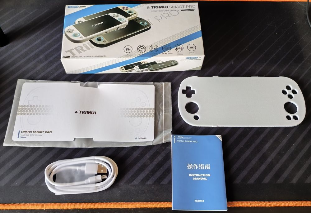 Consola Trimui Smart Pro + acessórios