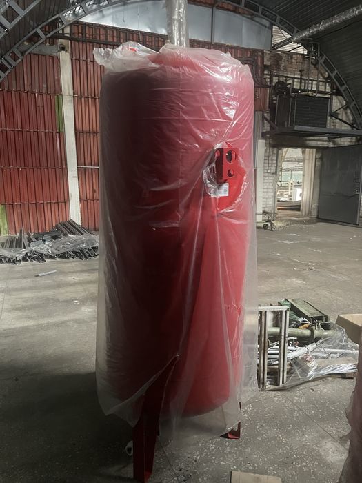 Расшерительный бак на 1000 л