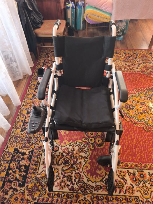 Wózek inwalidzki elektryczny