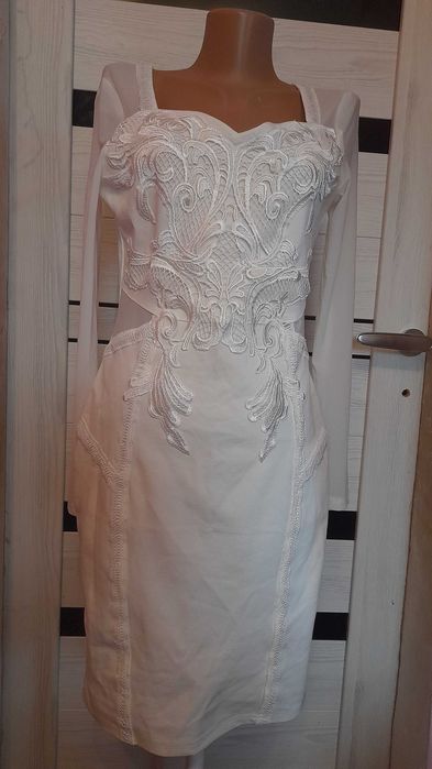 святкова ніжна сукня Capsule нов.