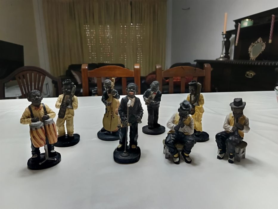 Figuras de porcelana.8 peças.
