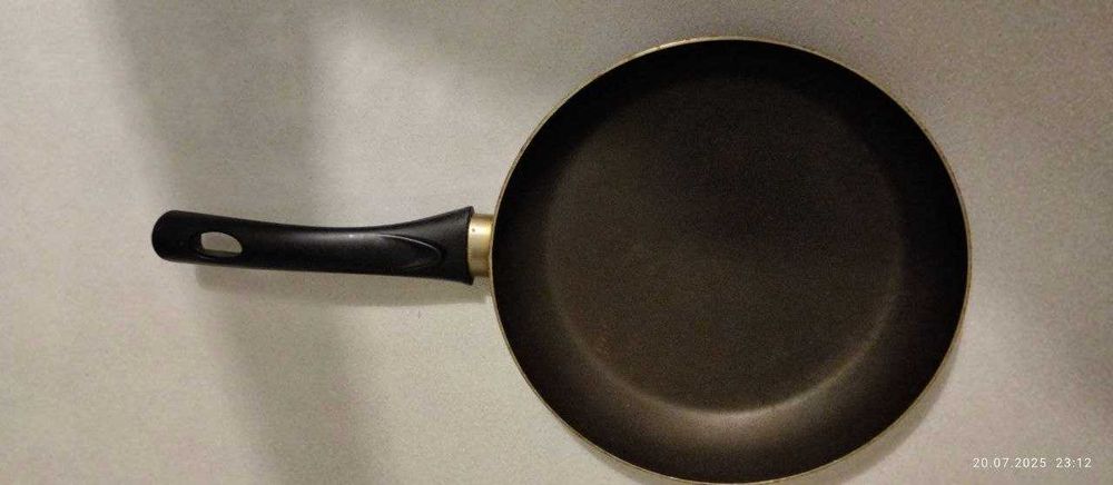 Сковорідка з антипригарним покриттям, 24 см