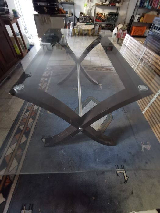 Mesa de Sala de Jantar e Cadeiras