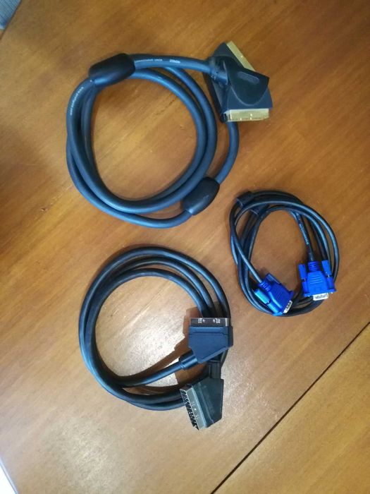 Extensões scart, rca, vga, cabos alimentação, repartidor TV, adaptador