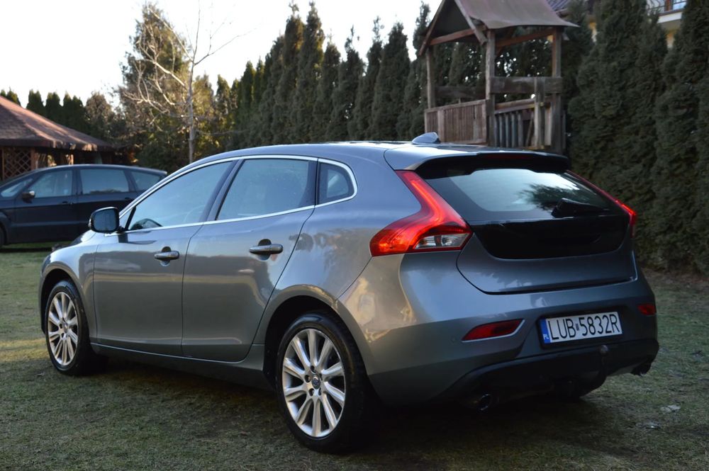 Volvo V40