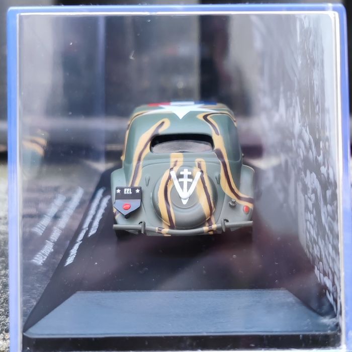 Citroën traction Avant 1/43 Miniatura