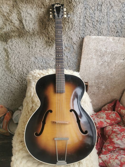 Hofner archtop джазова гітара Німеччина 1962
