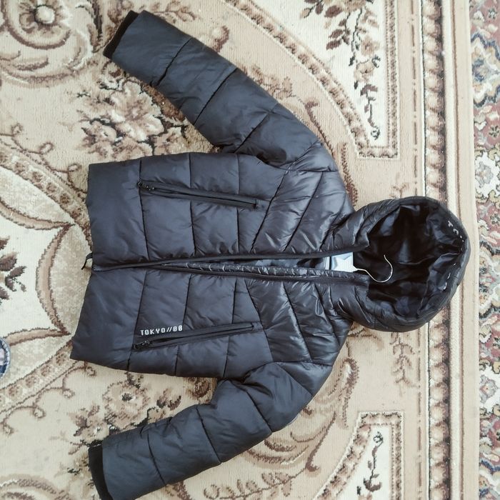 Продам курточку на мальчика! Новую!