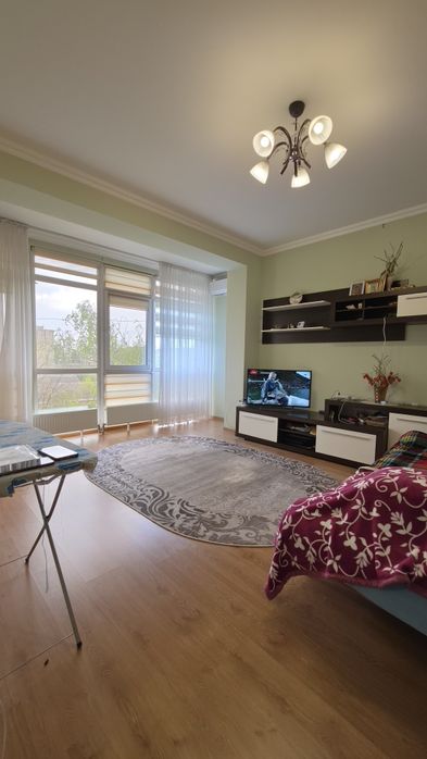 Однокімнатна новобудова на Полєтаєва