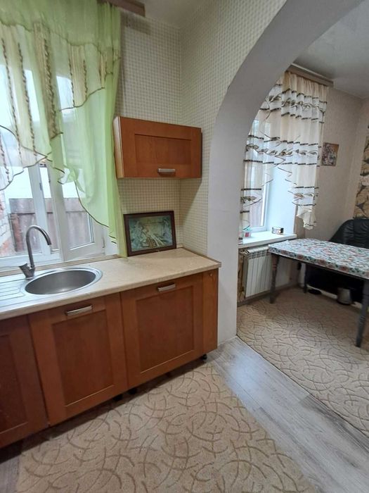 Продам дом с участком 8 сот. Новый евроремонт. Проспект Металлургов. Гараж.